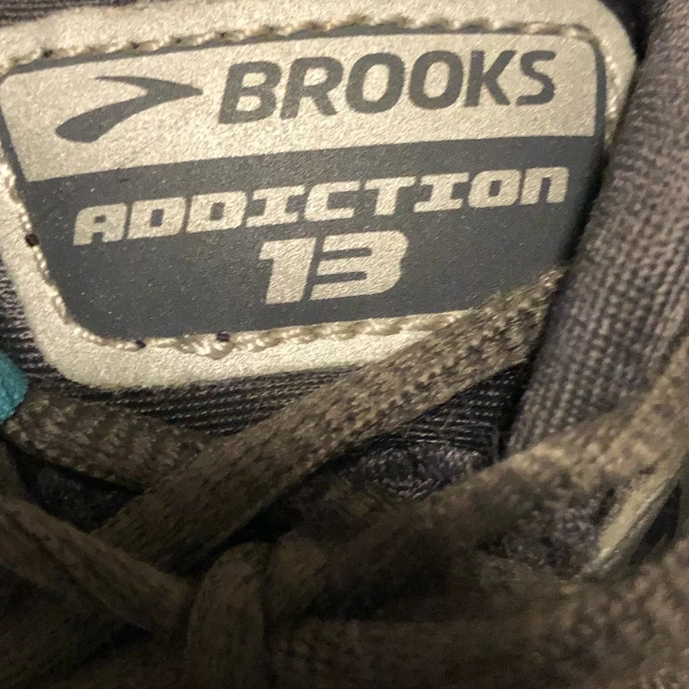Brooks Addiction 13 Running Shoes